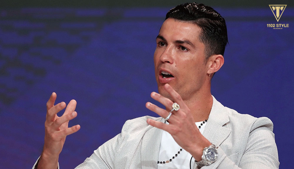Rolex cũng là thương hiệu được rất nhiều người nổi tiếng trên thế giới tin dùng. Tiêu biểu nhất phải kể tới siêu sao bóng đá hàng đầu thế giới Cristiano Ronaldo ( Bồ Đào Nha )